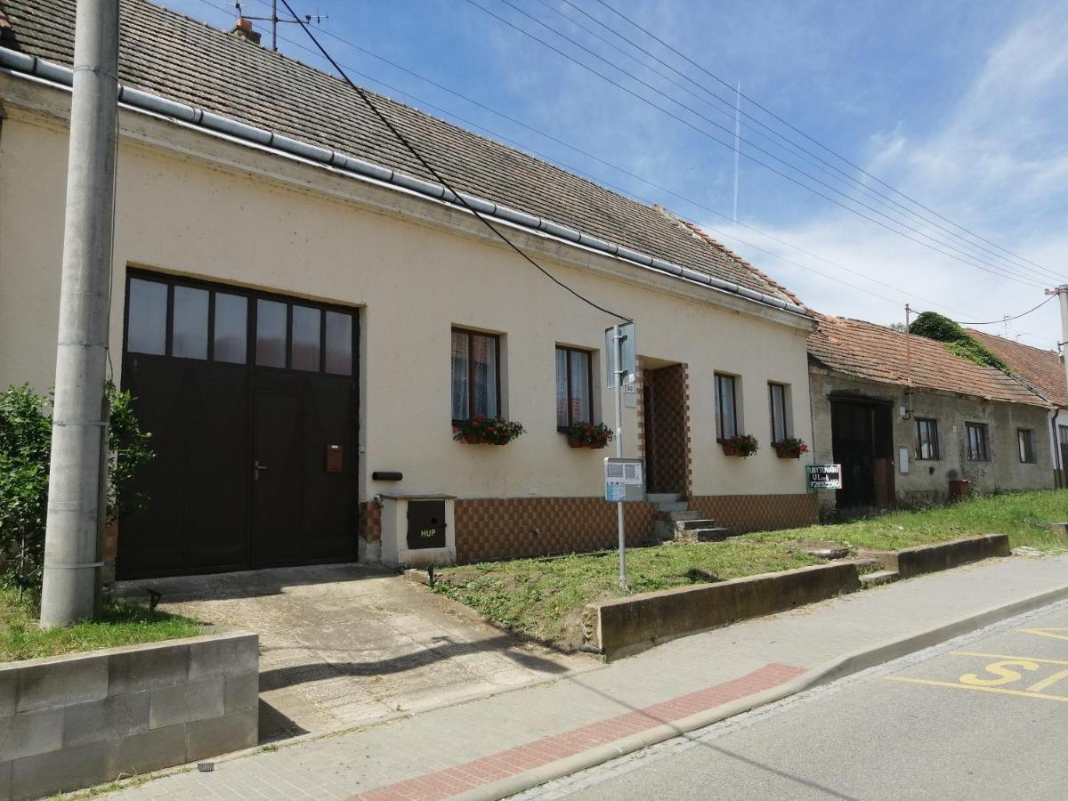 U Ladi Apartment Bulhary Bagian luar foto